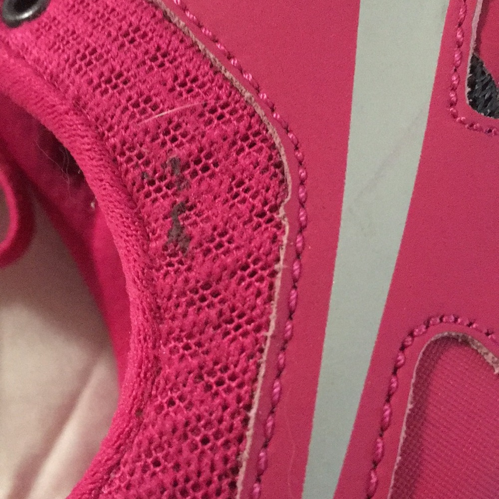 Nike hot pink relentless 2 sneaker. - Picture 6 of 6